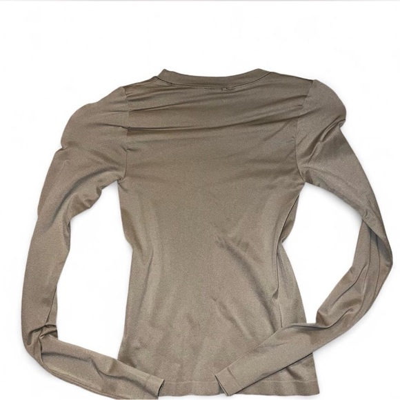Sunday Best sinch seam beige long sleeve - Picture 3 of 3